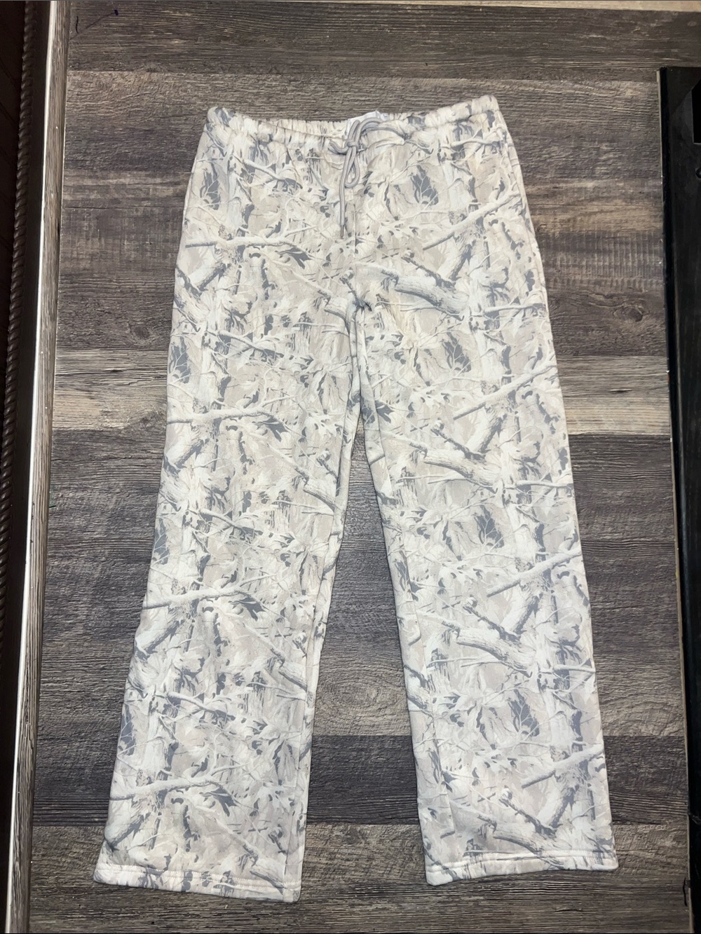 SWS Athletics Women's Gray Woodland Camo Print Sweatpants Size Large